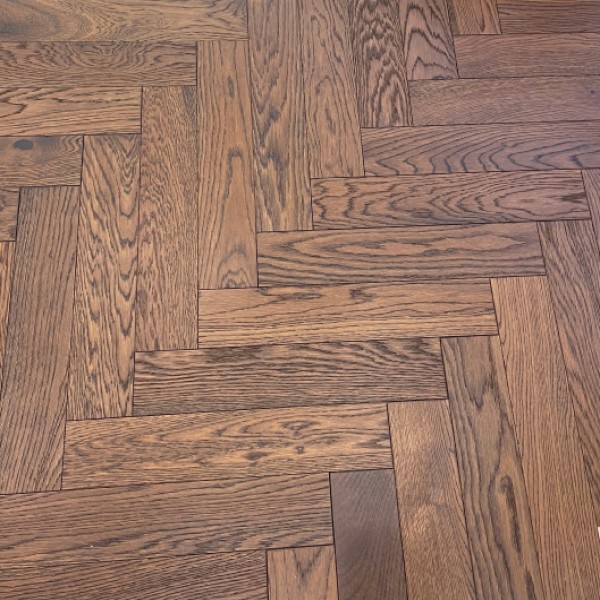 90mm x 10/3mm x 450mm Whisky Oak Brush & Matte Lacquered Herringbone Engineered Rustic Flooring 