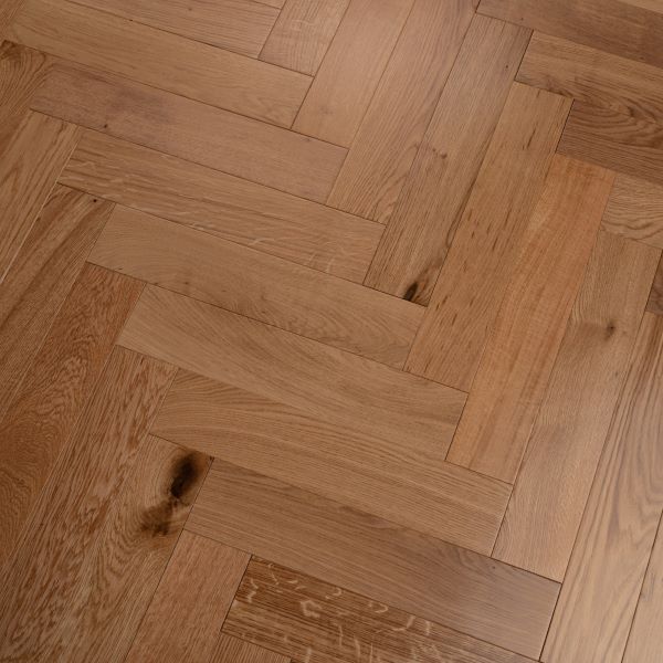 90mm x 14/3mm x 450mm Oak Lacquered Herringbone Engineered Rustic Flooring 