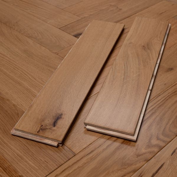 90mm x 14/3mm x 450mm Oak Lacquered Herringbone Engineered Rustic Flooring 
