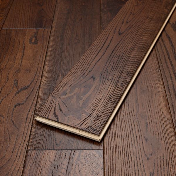125mm x 14/3mm x random lengths Smoky Oak Brush & Lacquered Rustic Grade Engineered Wood Flooring 